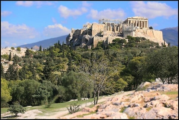 Δεν είναι μόνο 49 οι λόγοι που αγαπάμε την Ελλάδα