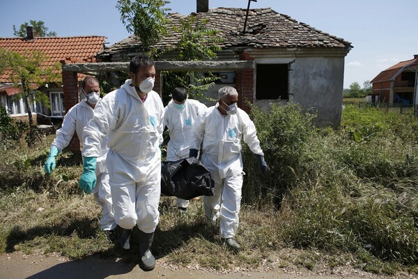 Συγκλονιστικές εικόνες από τα πλημμυρισμένα Βαλκάνια