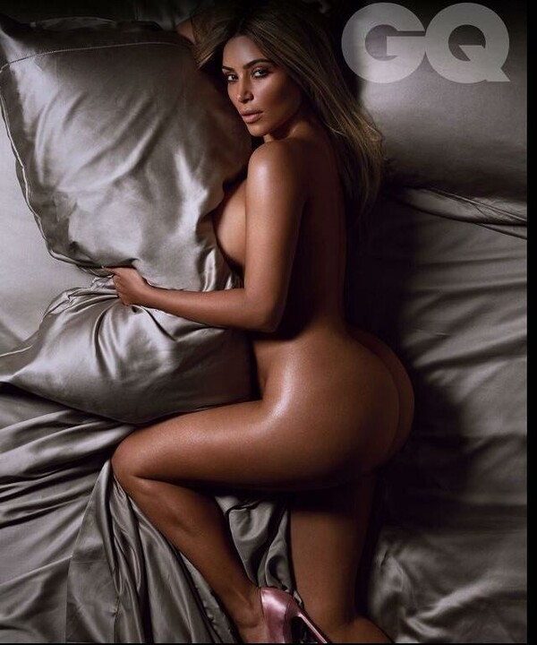 Η Κim Kardashian "Γυναίκα της χρονιάς" με γυμνή φωτογράφιση