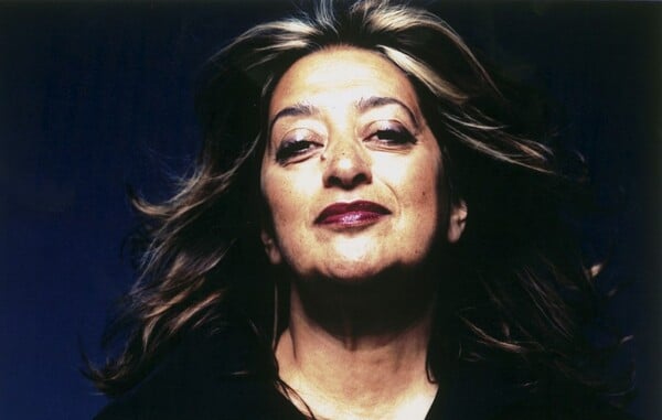 Η Zaha Hadid μού μιλά για αρχιτεκτονική (για περίπου 40 δευτερόλεπτα)