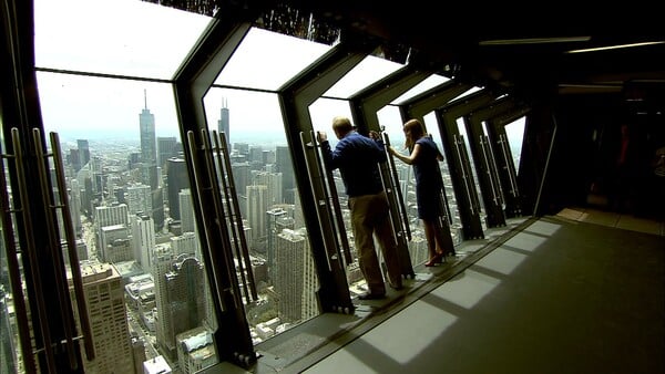 Τα υψοφοβικά παράθυρα του John Hancock Tower