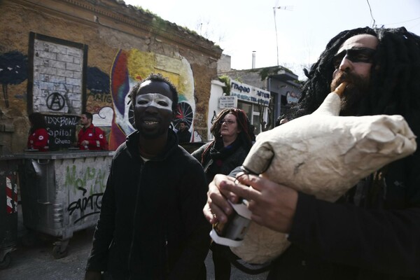 24 φωτογραφίες απ' το Αθηναϊκό καρναβάλι