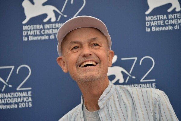 Ο αφοπλιστικά ευγενικός και περιγραφικός Jonathan Demme μιλά στη LIFO