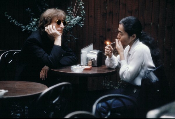 Σπάνιες φωτογραφίες της Yoko Ono και του John Lennon, λίγους μήνες πριν τη δολοφονία του