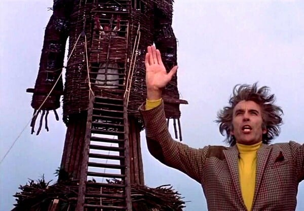 Είναι το “The Wicker Man” η κορυφαία ταινία του Christopher Lee; Οπωσδήποτε ναι!