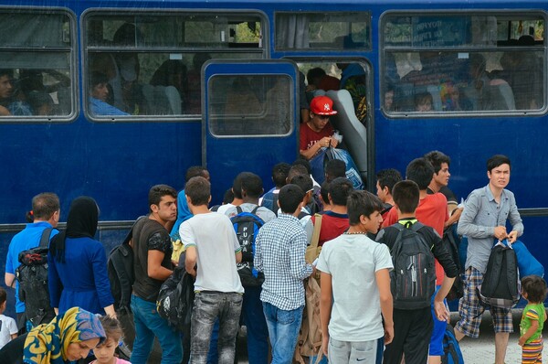 Ένα φωτογραφικό αφιέρωμα για τους πρόσφυγες που περνάνε απο τα Τουρκικά παράλια στη Μυτιλήνη