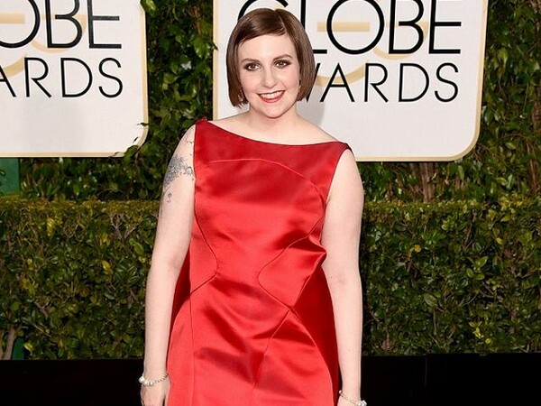 To #Freethenipple της Lena Dunham από την προετοιμασία για τις Χρυσές Σφαίρες