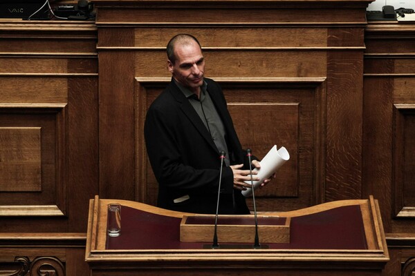 28 φωτογραφίες απ' την Βουλή, την ημέρα της ψήφου εμπιστοσύνης