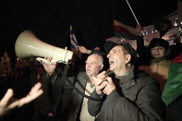 15 φωτογραφίες απ' την πάνω πλατεία του Συντάγματος 