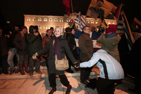 15 φωτογραφίες απ' την πάνω πλατεία του Συντάγματος 