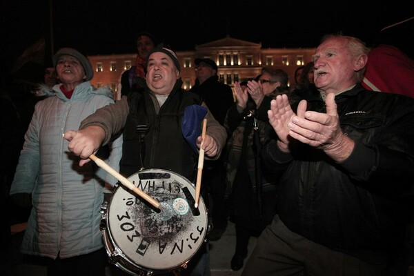 15 φωτογραφίες απ' την πάνω πλατεία του Συντάγματος 