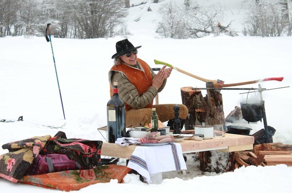 Francis Mallmann:«Πολυτέλεια μπορεί να είναι μια πατάτα και ένα κρεμμύδι»