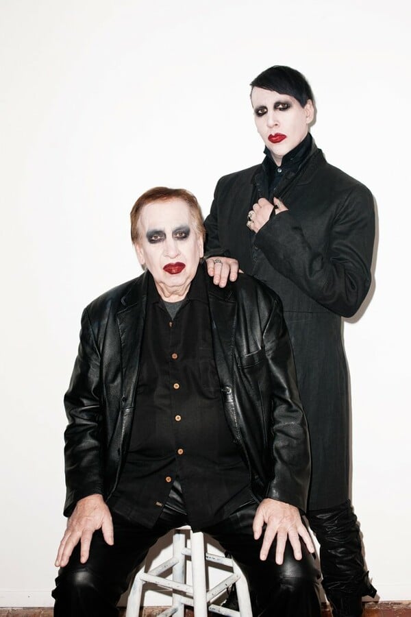 Ο Terry Richardson κατάφερε να φωτογραφίσει τον Marilyn Manson με τον πατέρα του