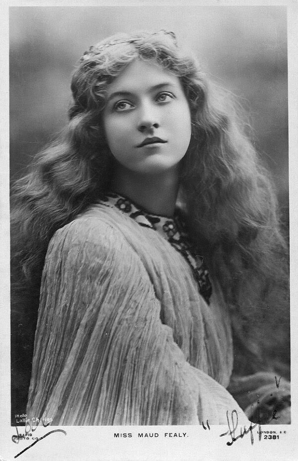 Ποια ήταν η καλλονή Maude Fealy;