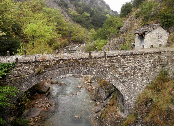 Τα 20 ωραιότερα γεφύρια της Ηπείρου που στέκουν ακόμα