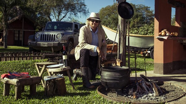 Francis Mallmann:«Πολυτέλεια μπορεί να είναι μια πατάτα και ένα κρεμμύδι»