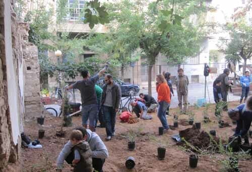 Γιατί επιτέλους οι Αθηναίοι διεκδικούμε τις γειτονιές μας (πάντα με λίγη βοήθεια από το ίντερνετ).