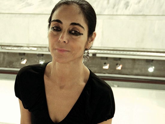 H επώδυνη αίσθηση της Shirin Neshat ότι δεν ανήκει πουθενά