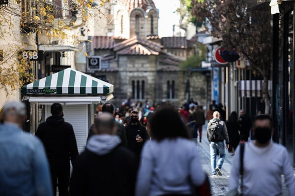 Κορωνοϊός: Πληροφορίες για εκατοντάδες νέα κρούσματα στην Αττική «ήδη από τις 10 το πρωί»