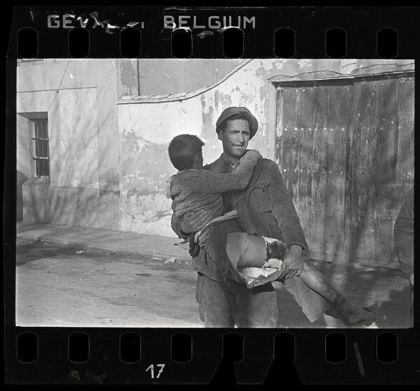 The Mexican Suitcase. Οι περιπετειες του θρυλικου αρχειου του Robert Capa απο τον Εμφυλιο της Ισπανιας.