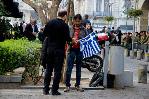 Αχός βαρύς ακούγεται, πολλά ντουφέκια πέφτουν...