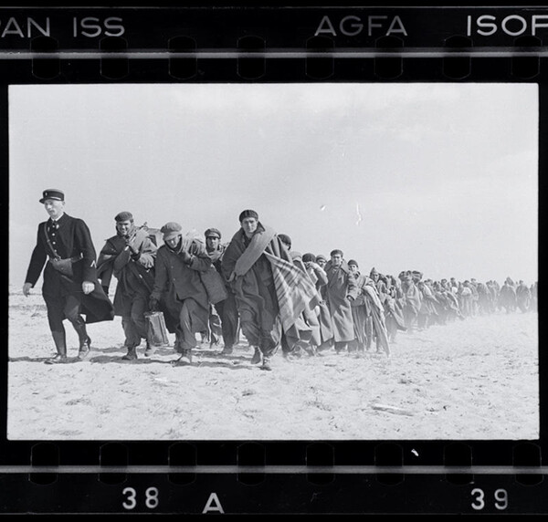 The Mexican Suitcase. Οι περιπετειες του θρυλικου αρχειου του Robert Capa απο τον Εμφυλιο της Ισπανιας.