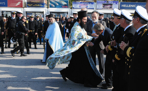 Παραλαβή τιμίου λειψάνου.