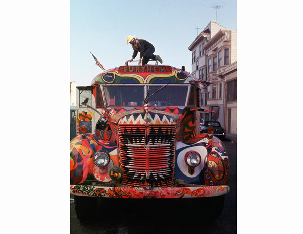 Magic Trip. Ken Kesey's search for a kool place.