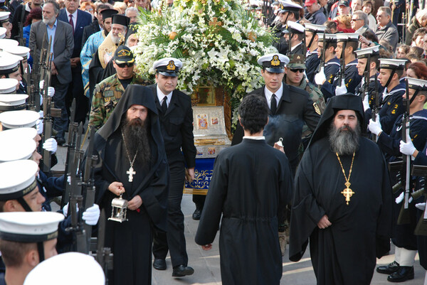 Παραλαβή τιμίου λειψάνου.