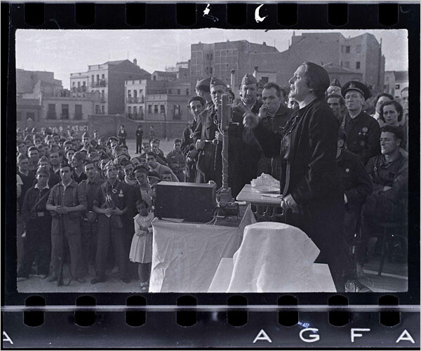 The Mexican Suitcase. Οι περιπετειες του θρυλικου αρχειου του Robert Capa απο τον Εμφυλιο της Ισπανιας.