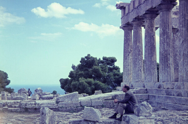 Αθήνα, Μύκονος και Ρόδος του '60 μέσα από 25 έγχρωμες φωτογραφίες