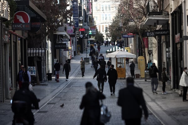 Ο «χάρτης» του κορωνοϊού: Στην Αττική τα περισσότερα νέα κρούσματα - Στο «κόκκινο» Θεσσαλονίκη & Αχαΐα