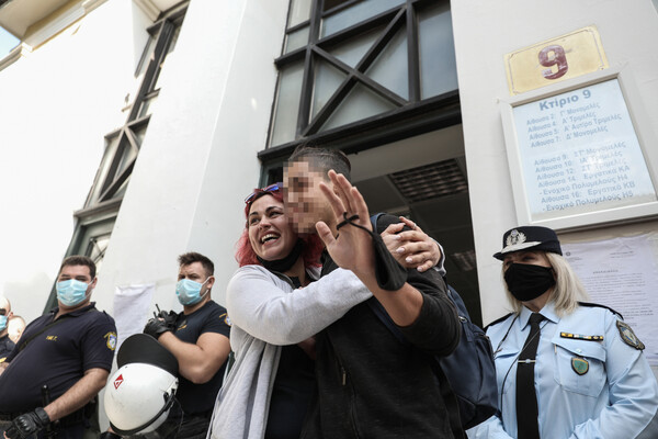 Σύλληψη και κράτηση 14χρονου μαθητή από την ΕΛ.ΑΣ: Η ανακοίνωση της ΓΑΔΑ