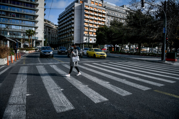 Lockdown στην Αττική: Η Αθήνα σήμερα - Η νέα καθημερινότητα μέσα από εικόνες