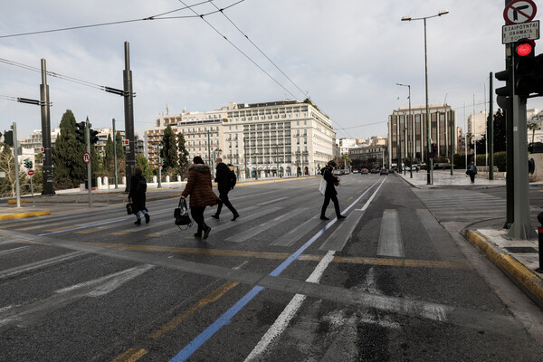 Lockdown στην Αττική: Η Αθήνα σήμερα - Η νέα καθημερινότητα μέσα από εικόνες