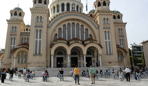 Θεοφάνεια: Ήπια αστυνόμευση έξω από τις εκκλησίες- Το σχέδιο της αστυνομίας