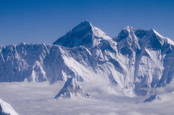 To Έβερεστ «ψήλωσε» περίπου κατά ένα μέτρο - Κίνα και Νεπάλ συμφώνησαν στο νέο υψόμετρο