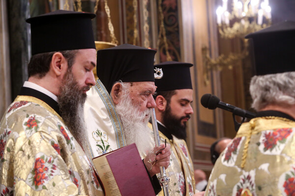 Ιερώνυμος: Λειτουργίες με πιστούς, αυστηρή τήρηση μέτρων τα Θεοφάνεια- Δεν θα κάνει αγιασμό υδάτων στη θάλασσα