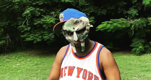 MF Doom: Πέθανε στα 49 του χρόνια ο διάσημος μασκοφόρος ράπερ