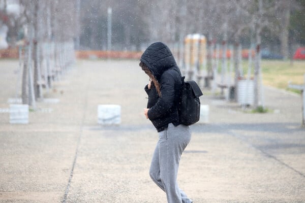 Κακοκαιρία «Μήδεια»: Χιονίζει στη Βόρεια Ελλάδα - Πού χρειάζονται αλυσίδες