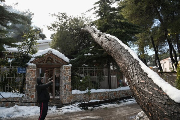 O Μητσοτάκης προανήγγειλε υπογειοποίηση καλωδίων σε κρίσιμες περιοχές