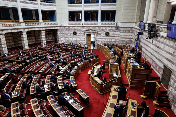 Ψηφίσθηκε κατά πλειοψηφία το νομοσχέδιο για τα ΑΕΙ