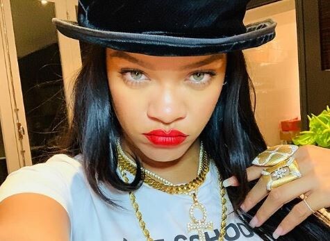 Η Rihanna γιόρτασε την αποχώρηση Τραμπ βγάζοντας τα σκουπίδια: «Τα καταφέραμε Τζο»