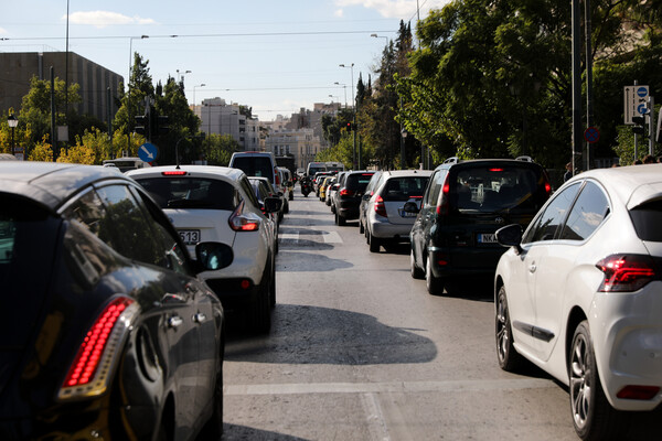 Τέλη κυκλοφορίας: Έως 26 Φεβρουαρίου η προθεσμία πληρωμής τους