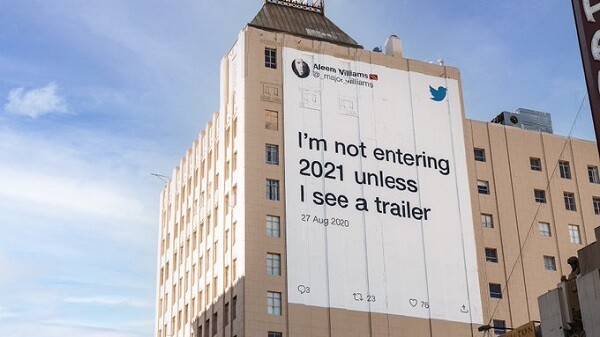 Το Twitter ανεβάζει τα πιο ξεκαρδιστικά tweets του 2020 σε billboards στη Νέα Υόρκη