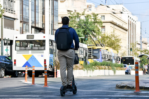 Στη Βουλή το νομοσχέδιο για τα ηλεκτρικά πατίνια 