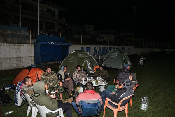 Σεισμός στην Ελασσόνα: Σε σκηνές και ξενοδοχεία διανυκτέρευσαν οι κάτοικοι