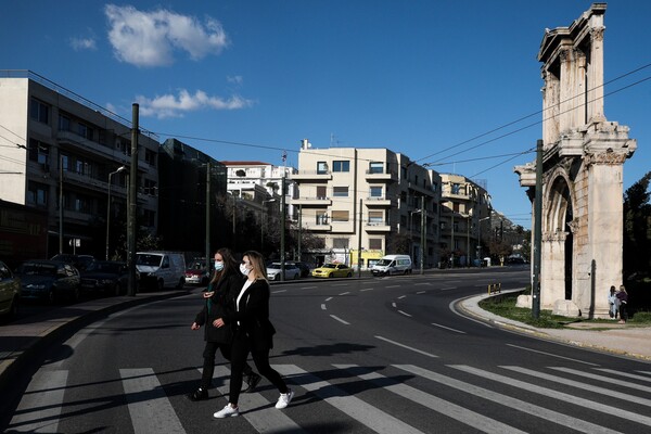 Lockdown: Νέο ωράριο στην απαγόρευση κυκλοφορίας το Σ/Κ - Τι άλλαξε στα SMS 2,4 & 6