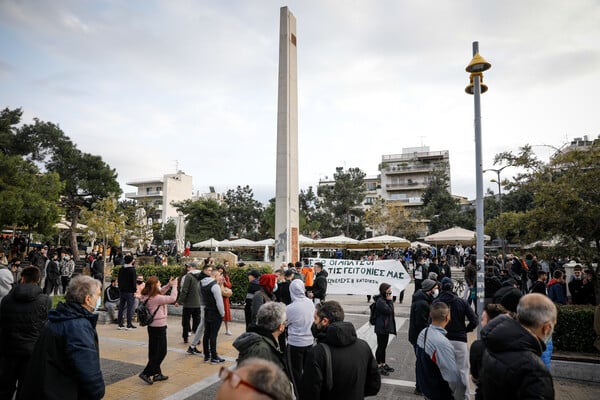 Ν. Σμύρνη: Συγκέντρωση διαμαρτυρίας από πολίτες- Ένταση ξανά και χρήση χημικών 