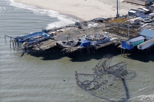 Αποσυναρμολογείται το roller coaster που η Sandy έριξε στον ωκεανό